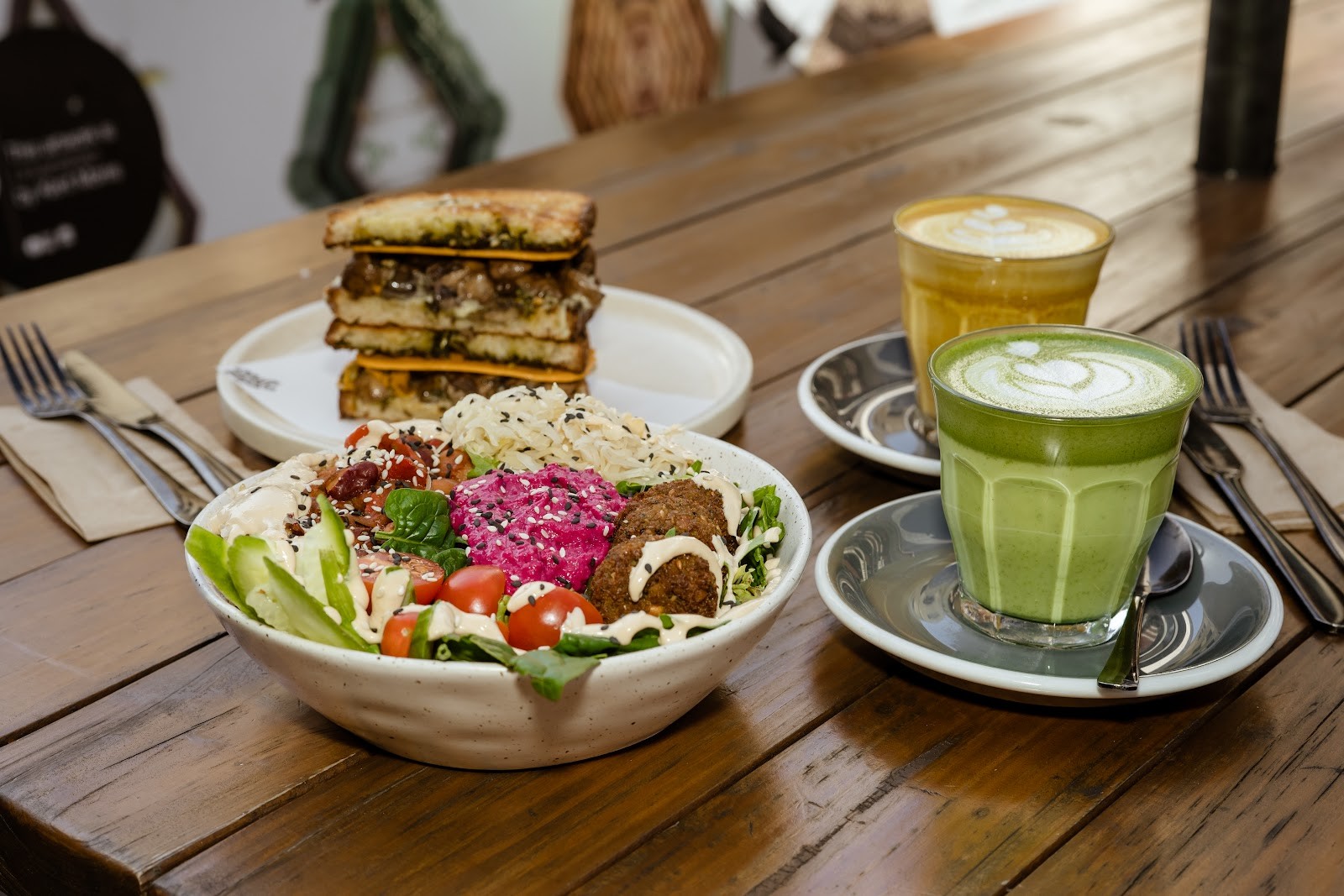 Shift Eatery: food & drinks