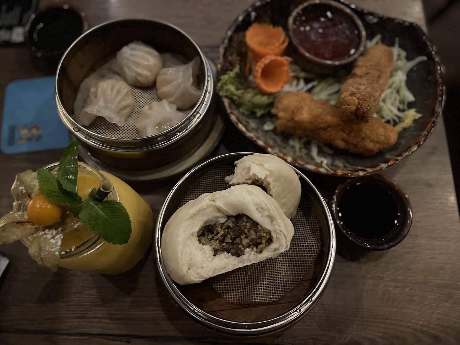 Soy Vegan München /vegan Restaurant: food & drinks