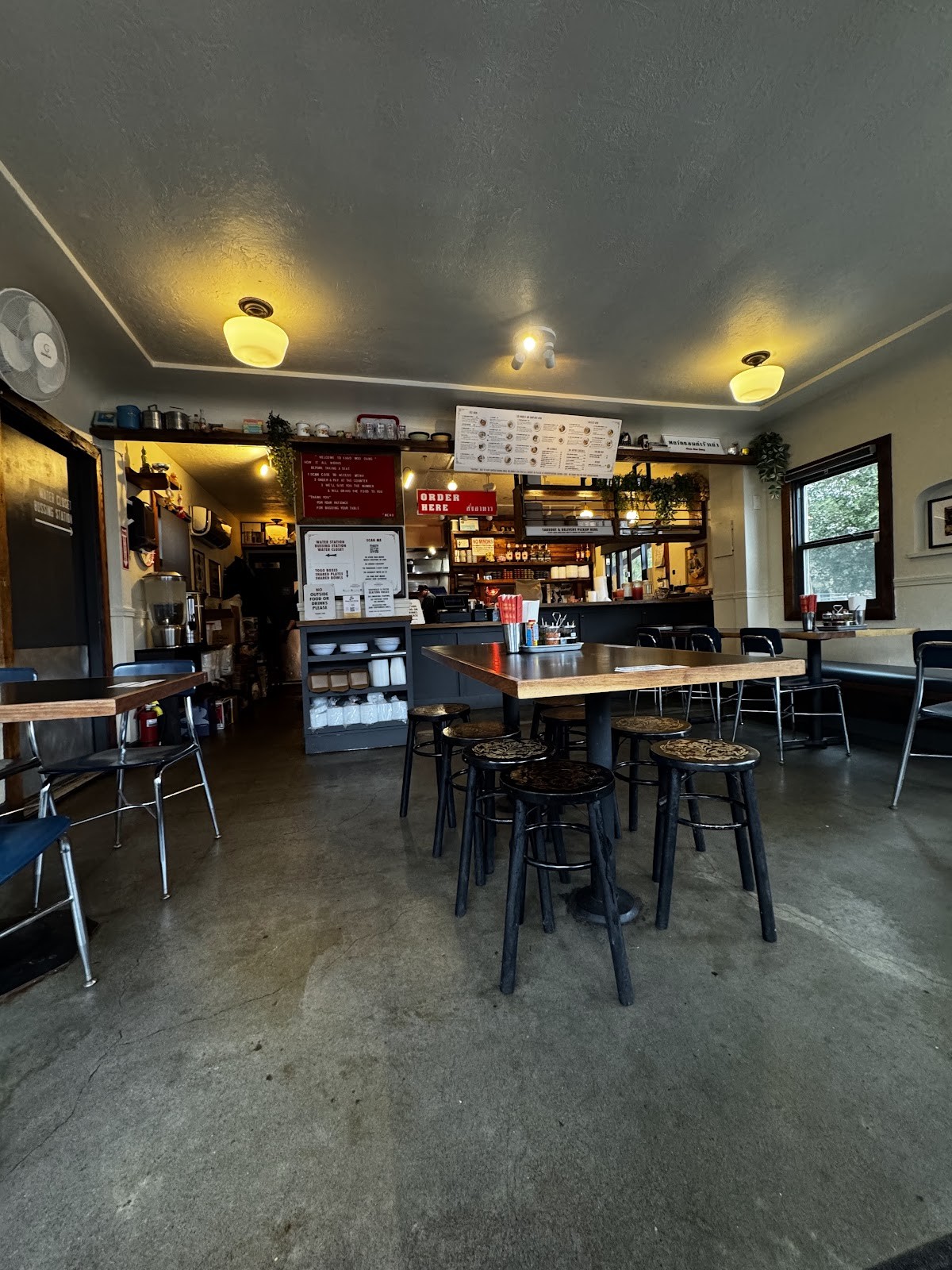 Khao Moo Dang - Thai Street Food: the place