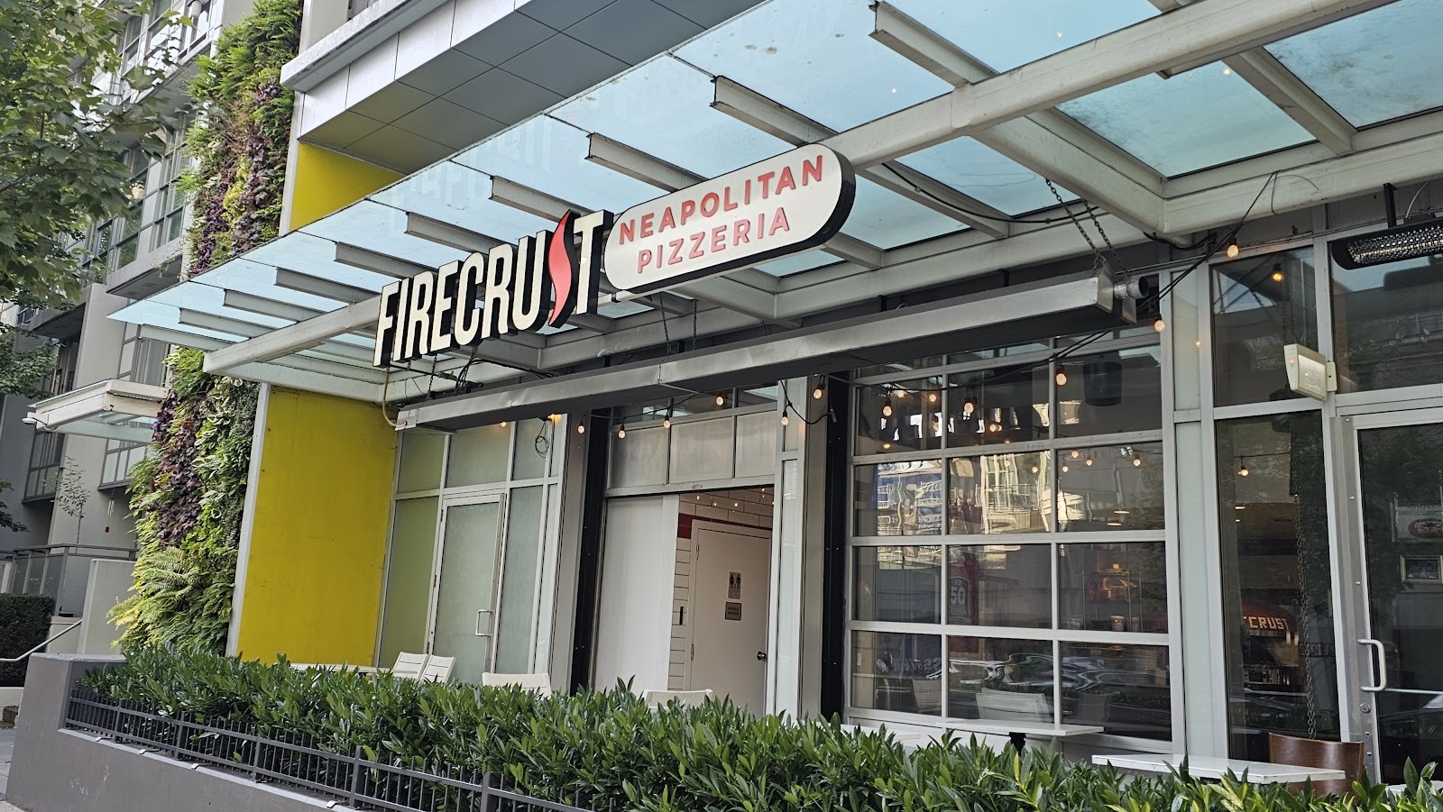 Firecrust Neapolitan Pizzeria: the place