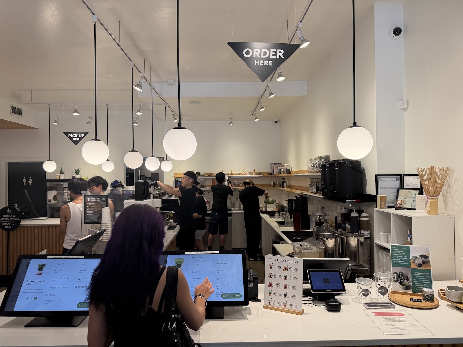 Gathers Tea Bar: the place