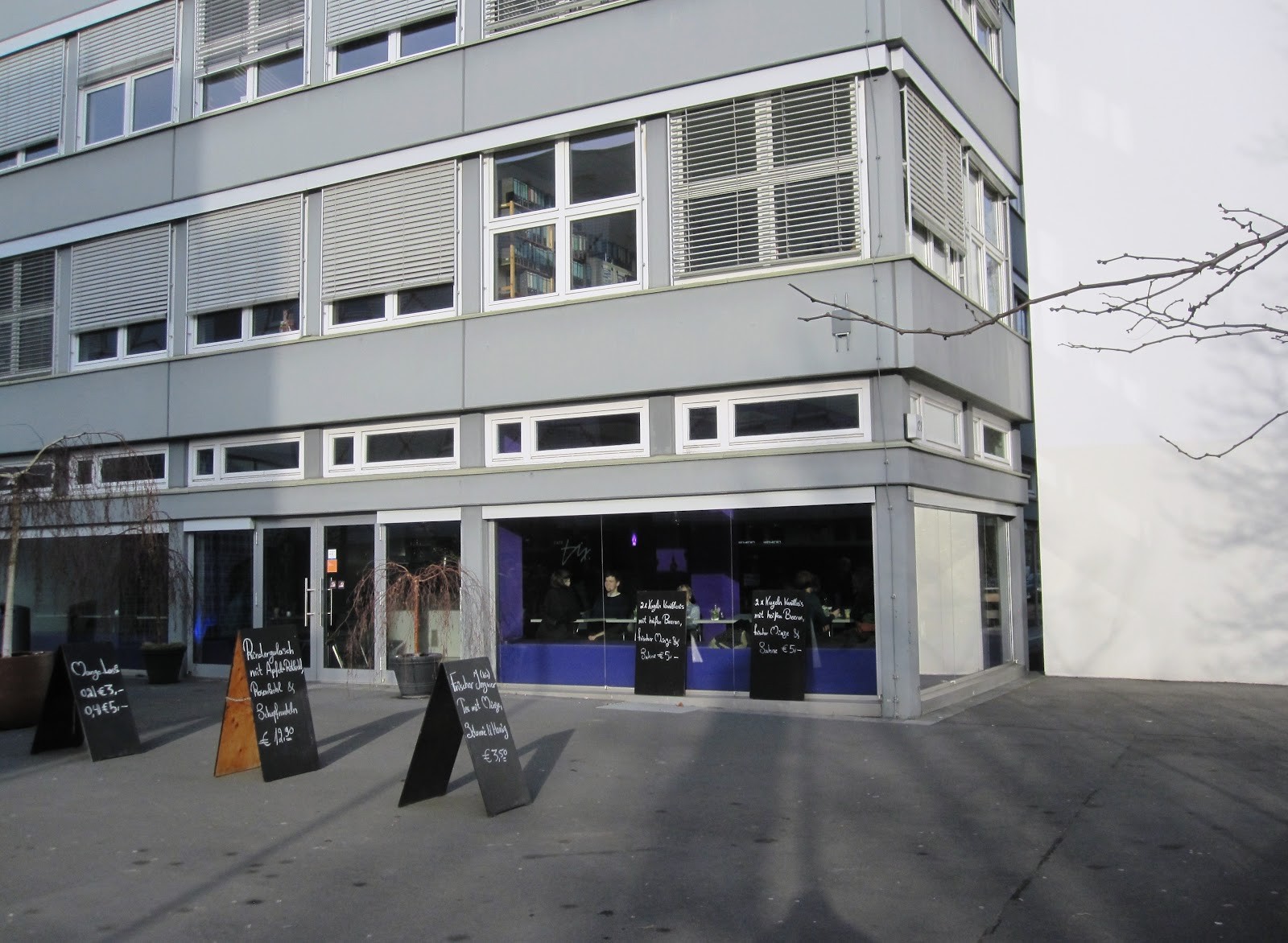 Café Dix in der Berlinischen Galerie in Kreuzberg: the place