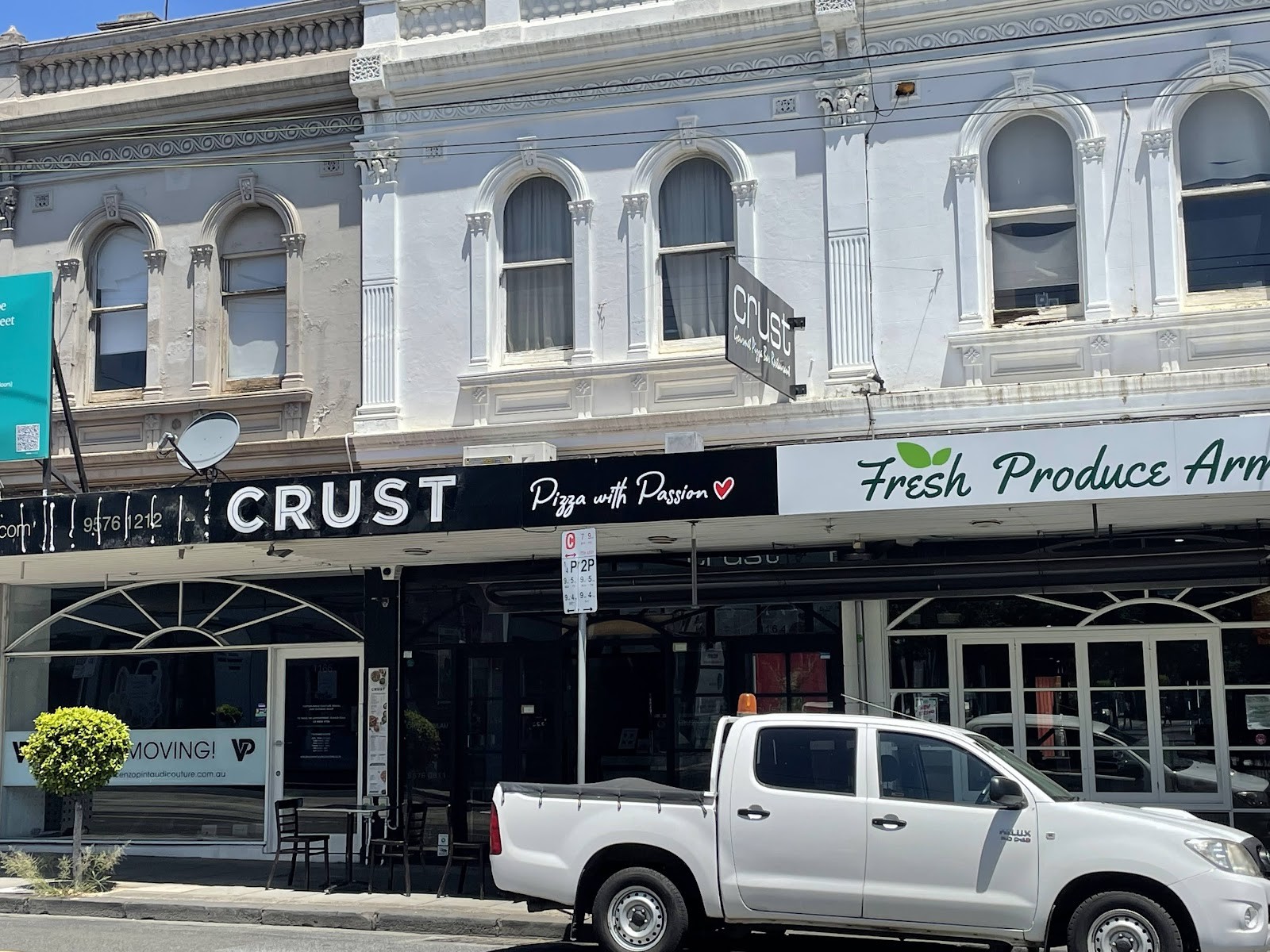 Crust Gourmet Pizza Bar: the place