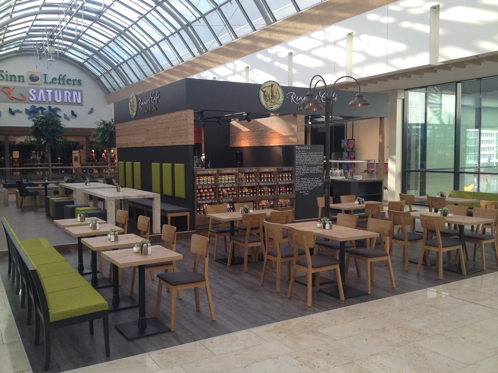 Renner's Café: the place