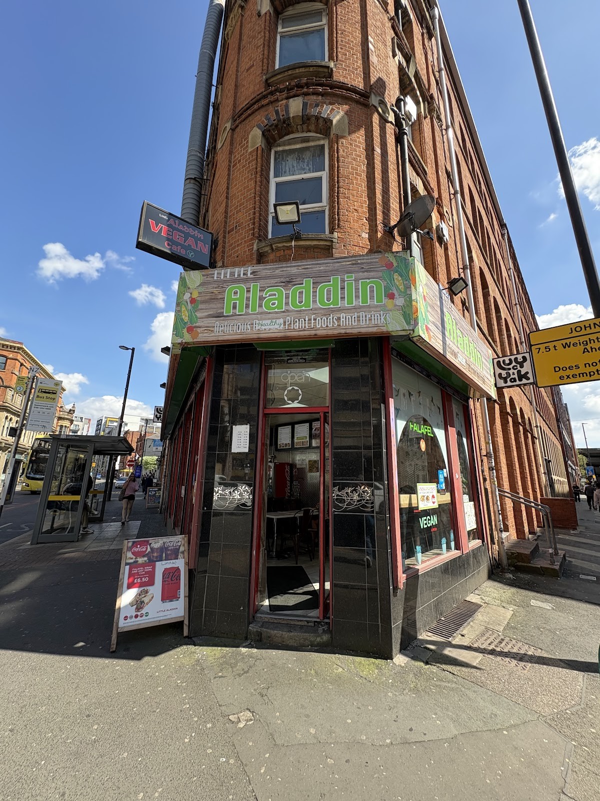Little Aladdin foods (vegan cafe): the place
