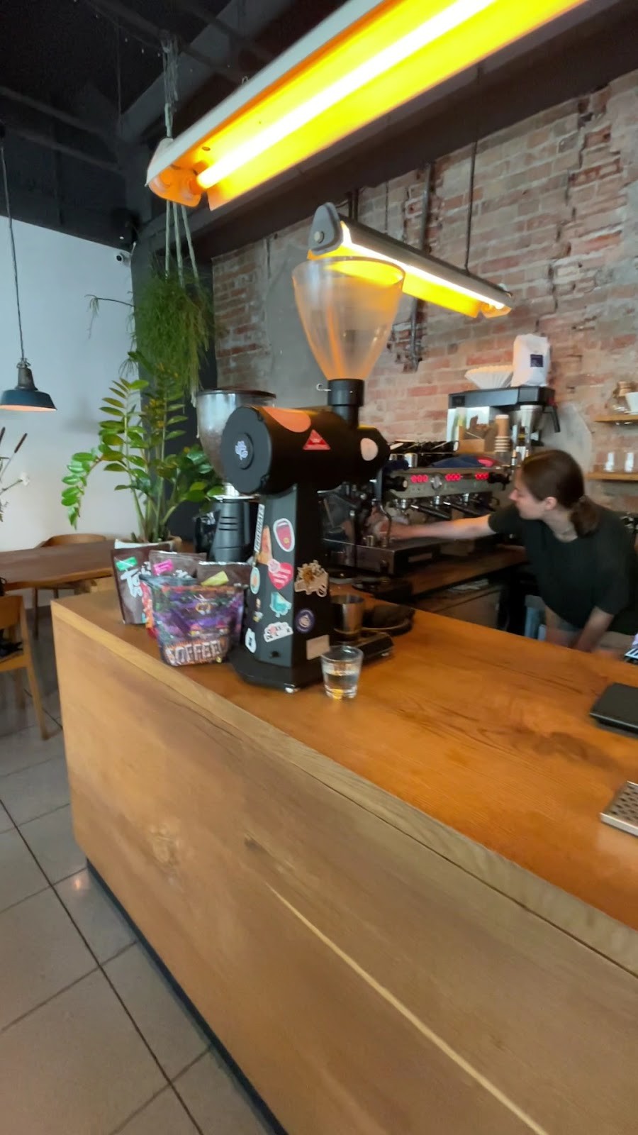 Na Bank Specialty Coffee: the place