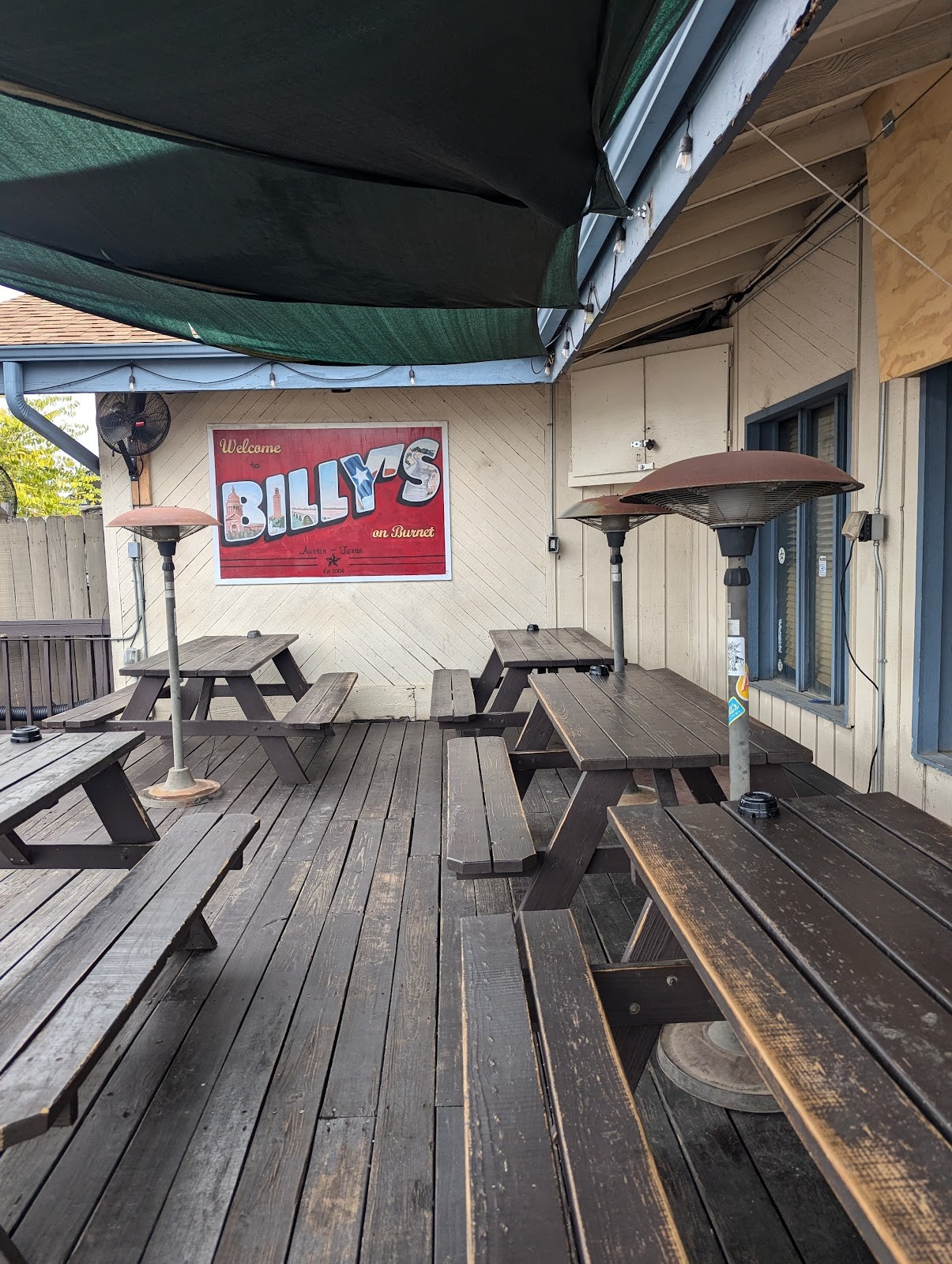 Billy's On Burnet: the place