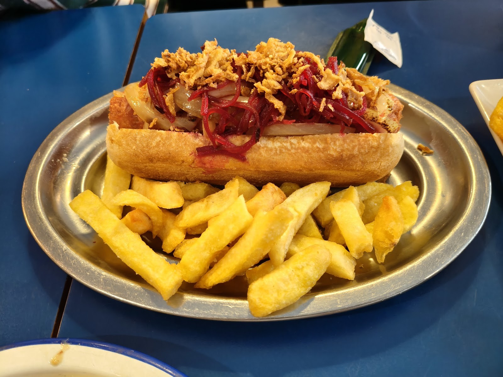 B13 bar: food & drinks
