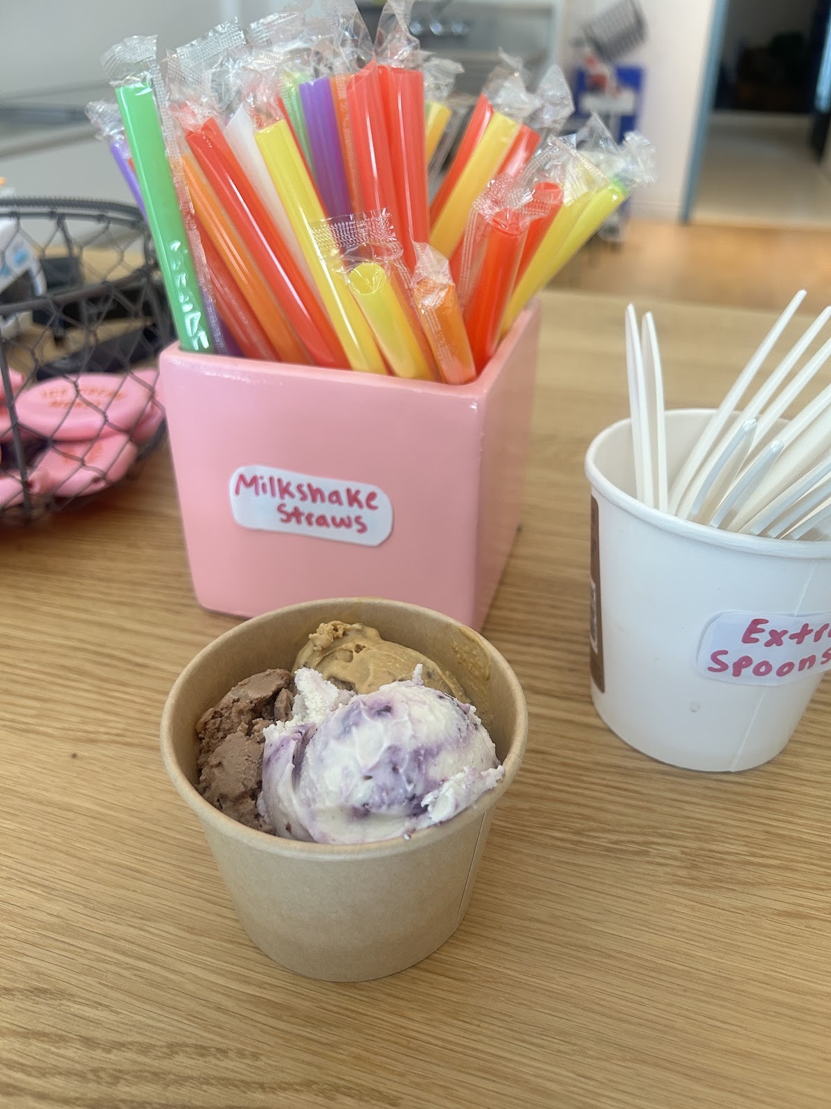 Honey's Ice Cream: food & drinks