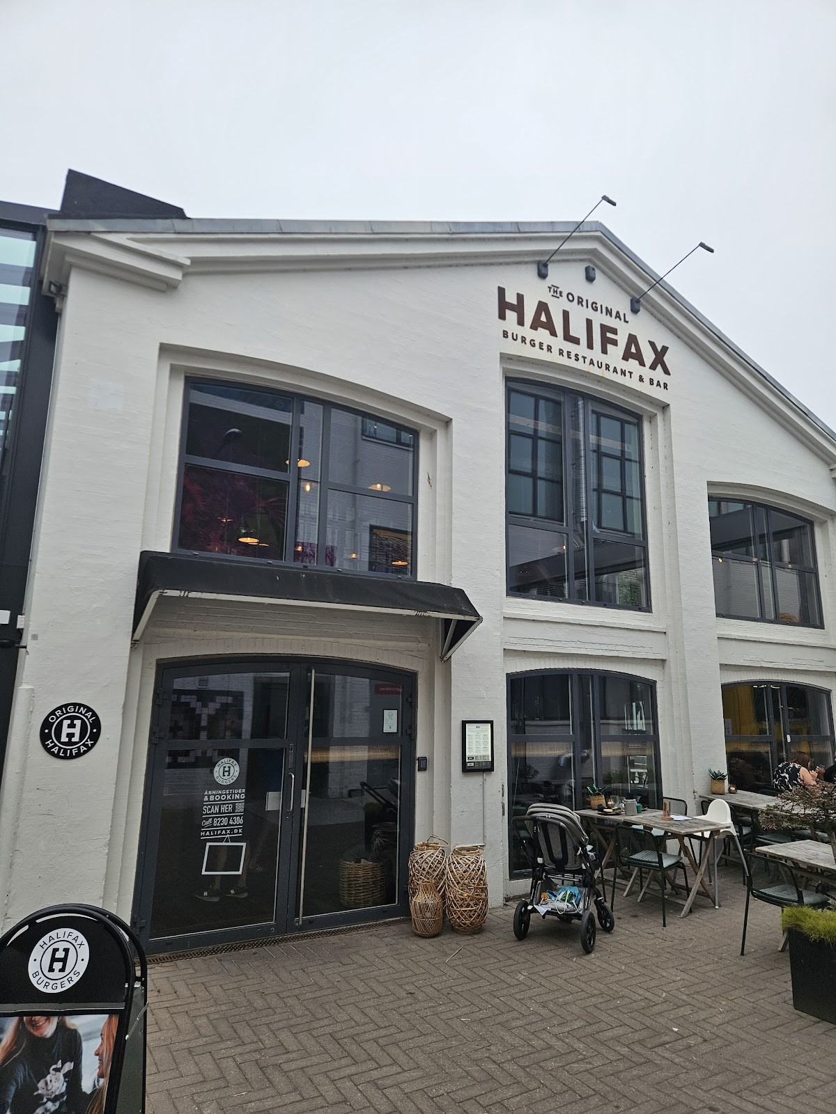 Halifax Burgers Amager: the place