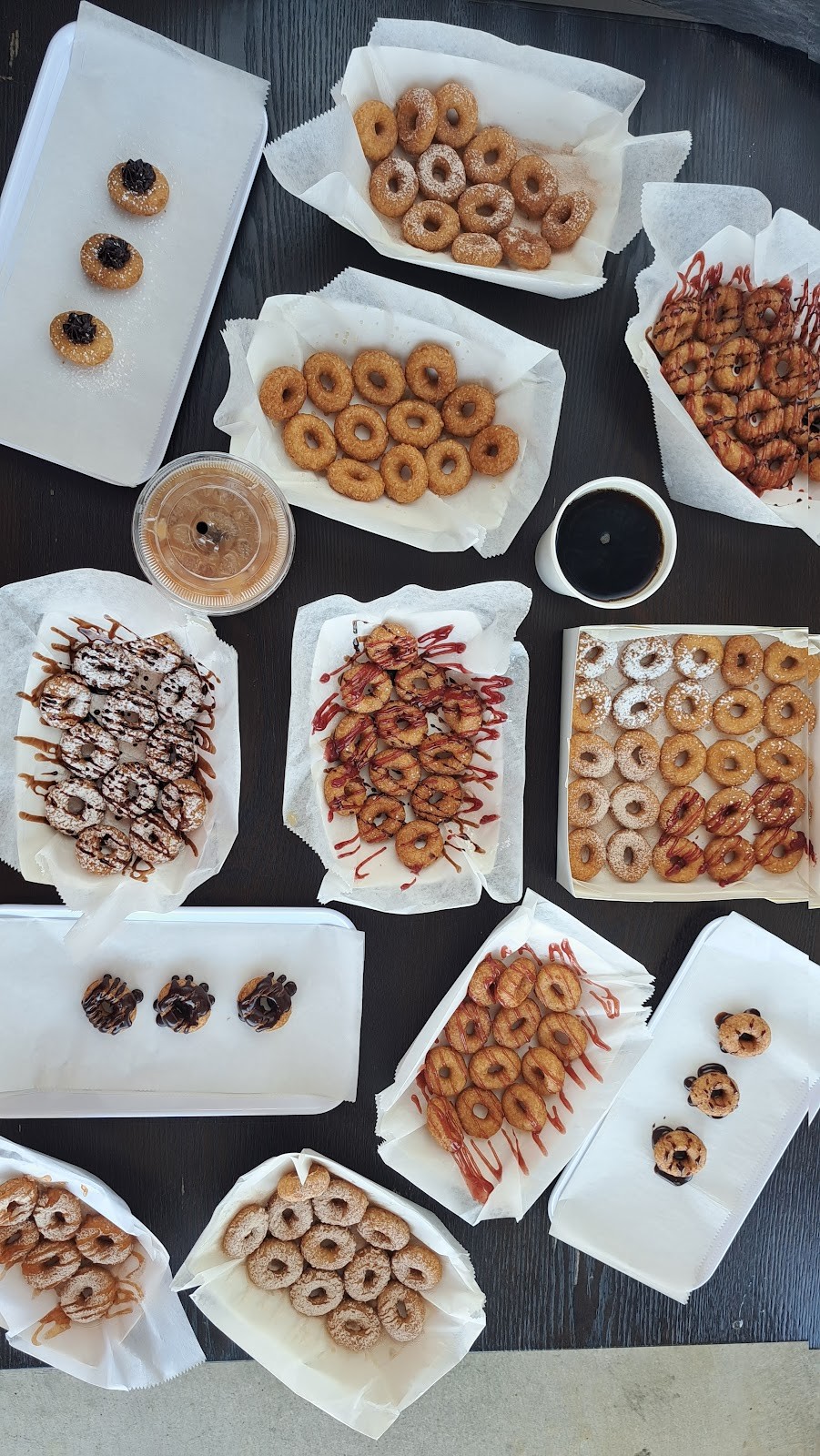 Chani's Donuts: food & drinks