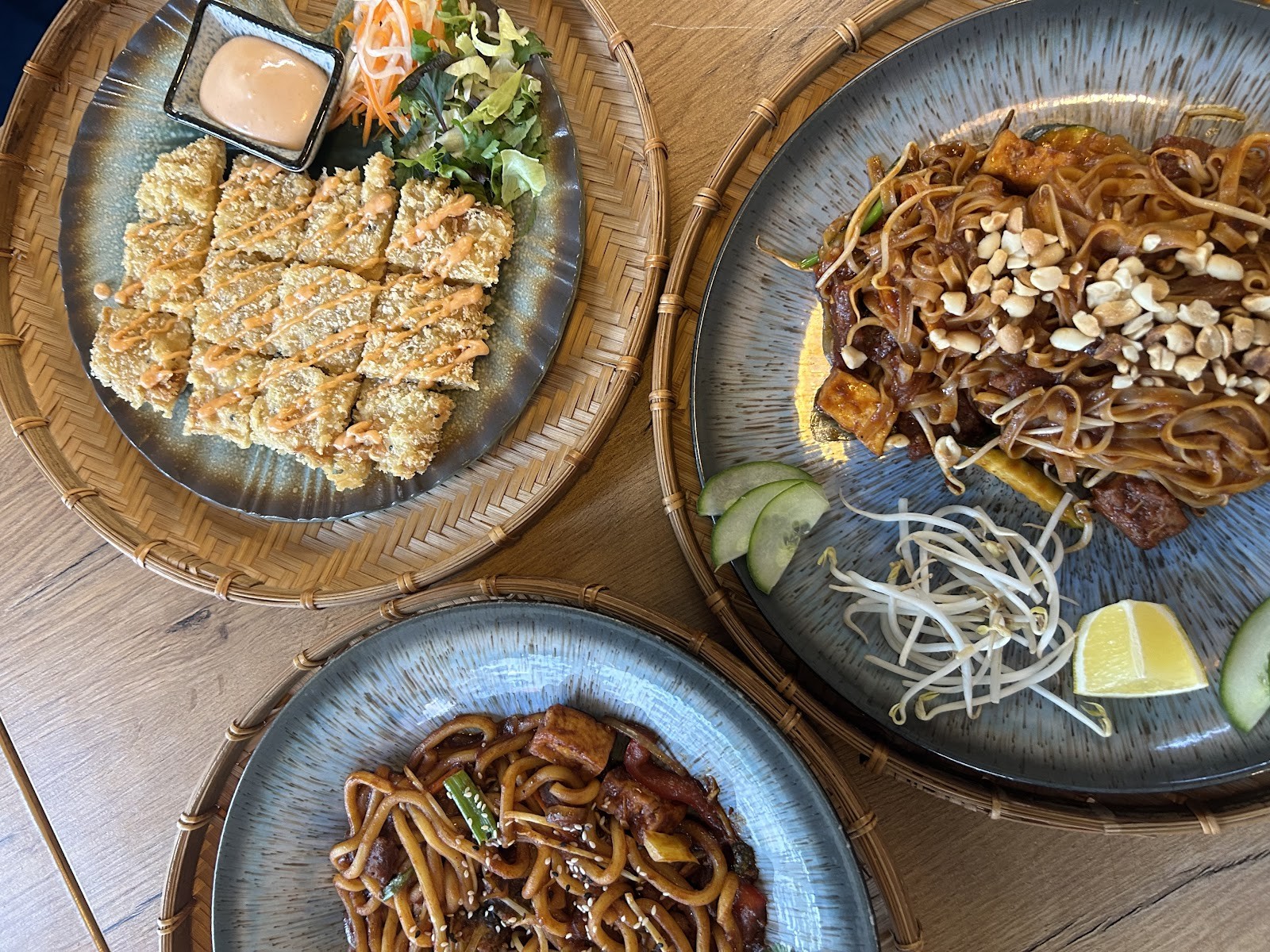 Moc Vegan: food & drinks