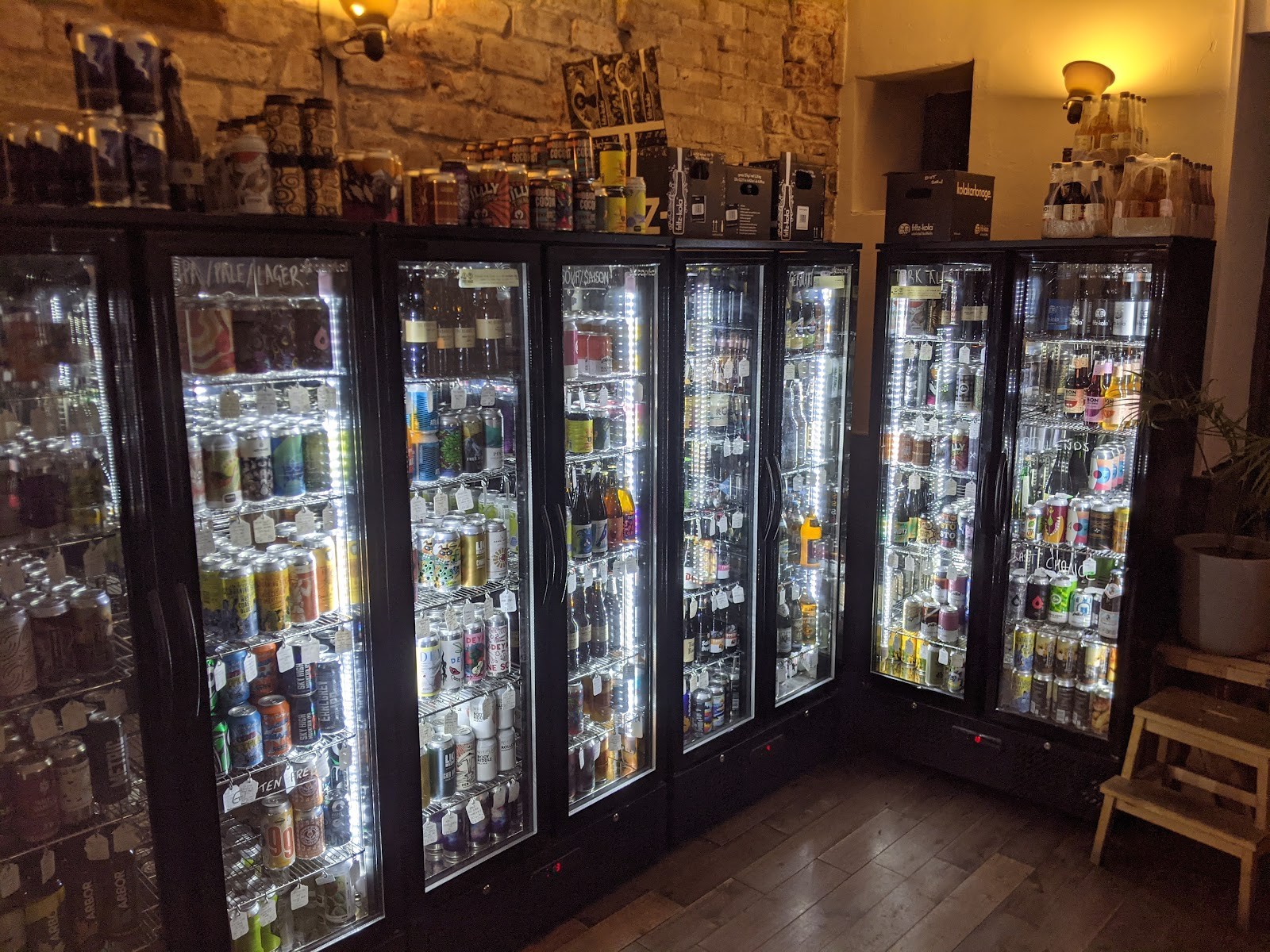 Salt Horse Beer & Burgers: the place