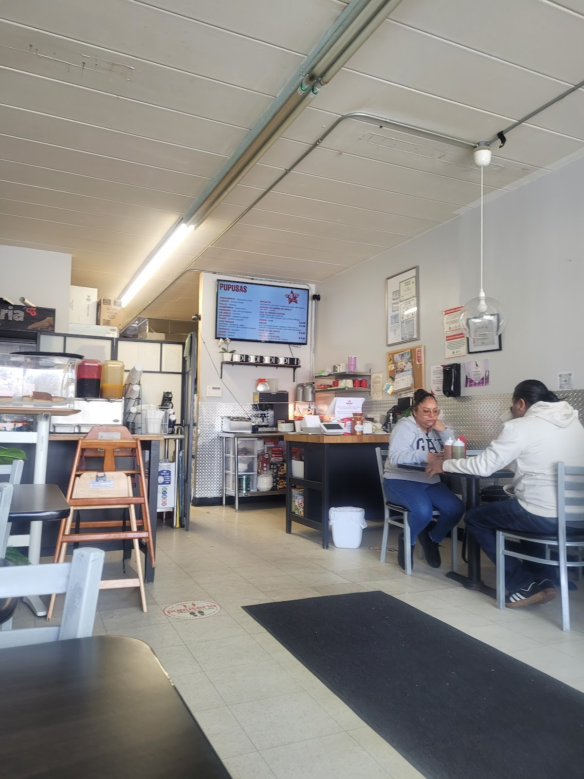 Pupuseria Cafe #1: the place