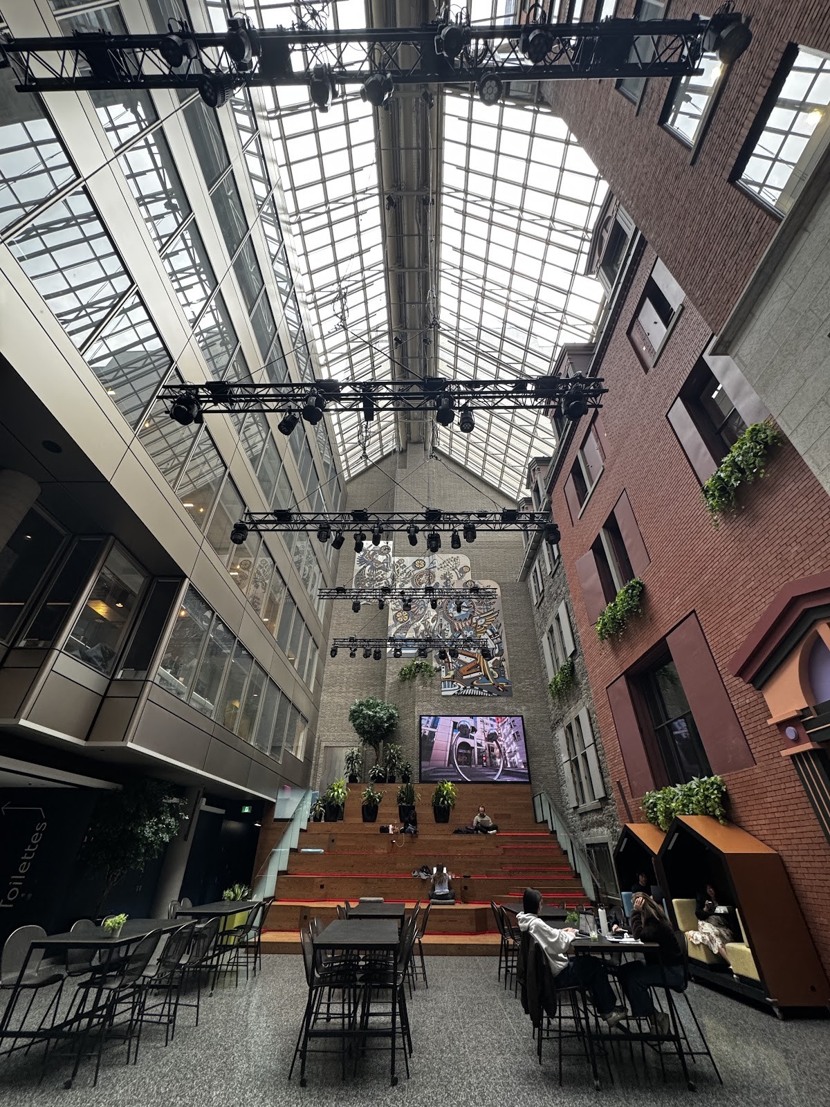 Amea Café: the place