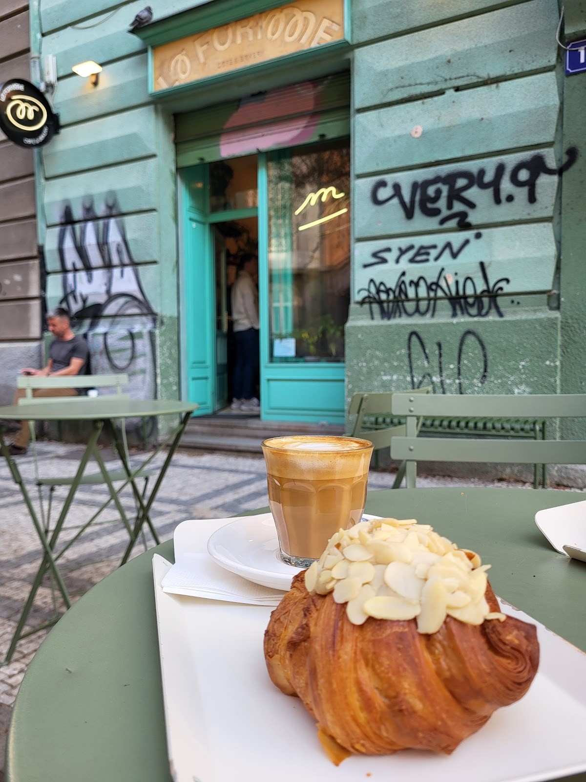 La Forme Café & Bakery: the place