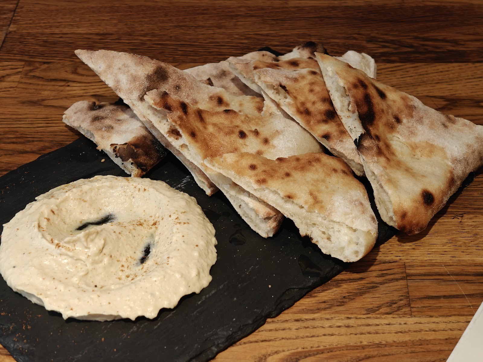 Manso Pizzería: food & drinks