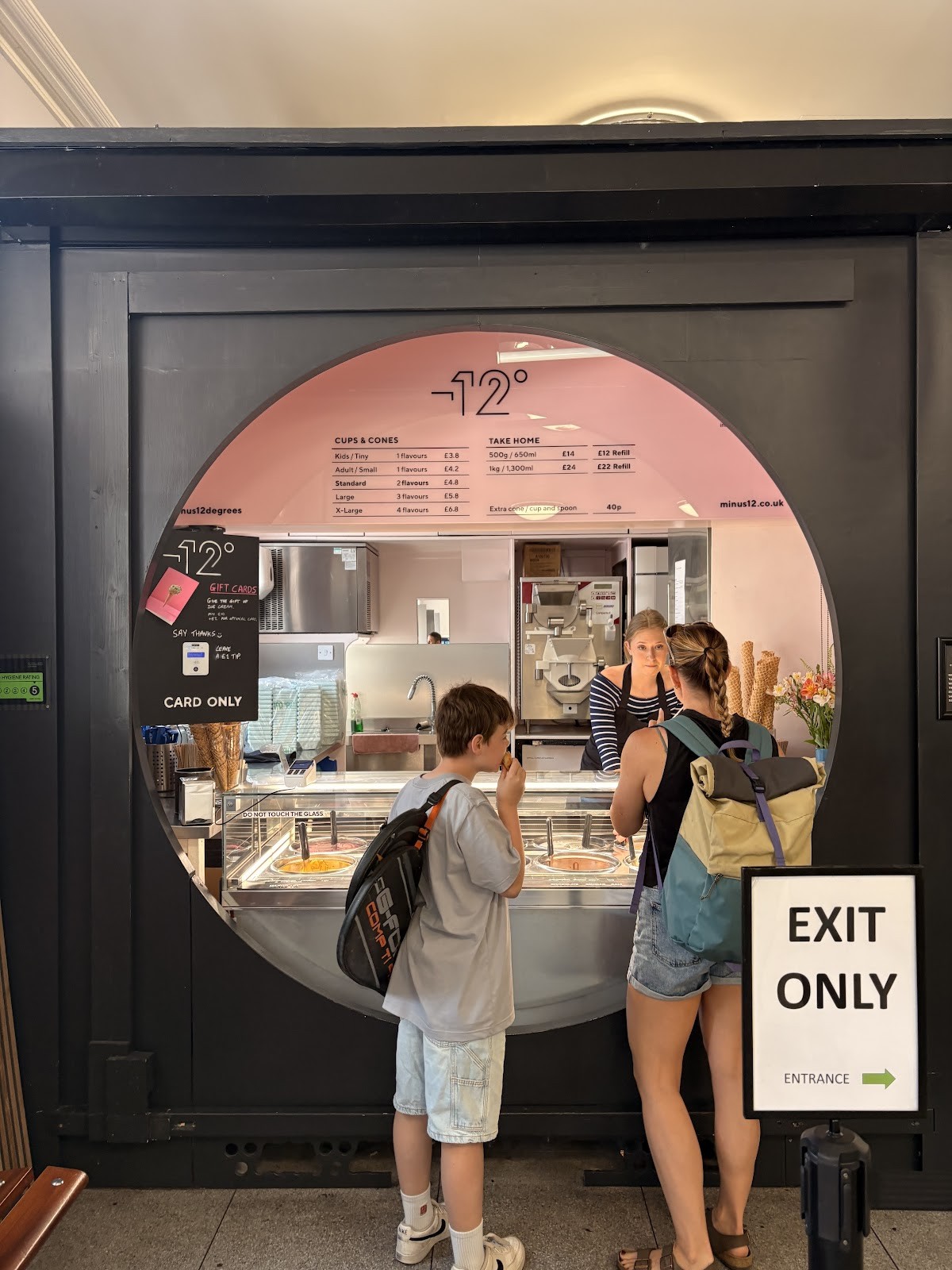 Minus 12° Craft Ice Cream: the place