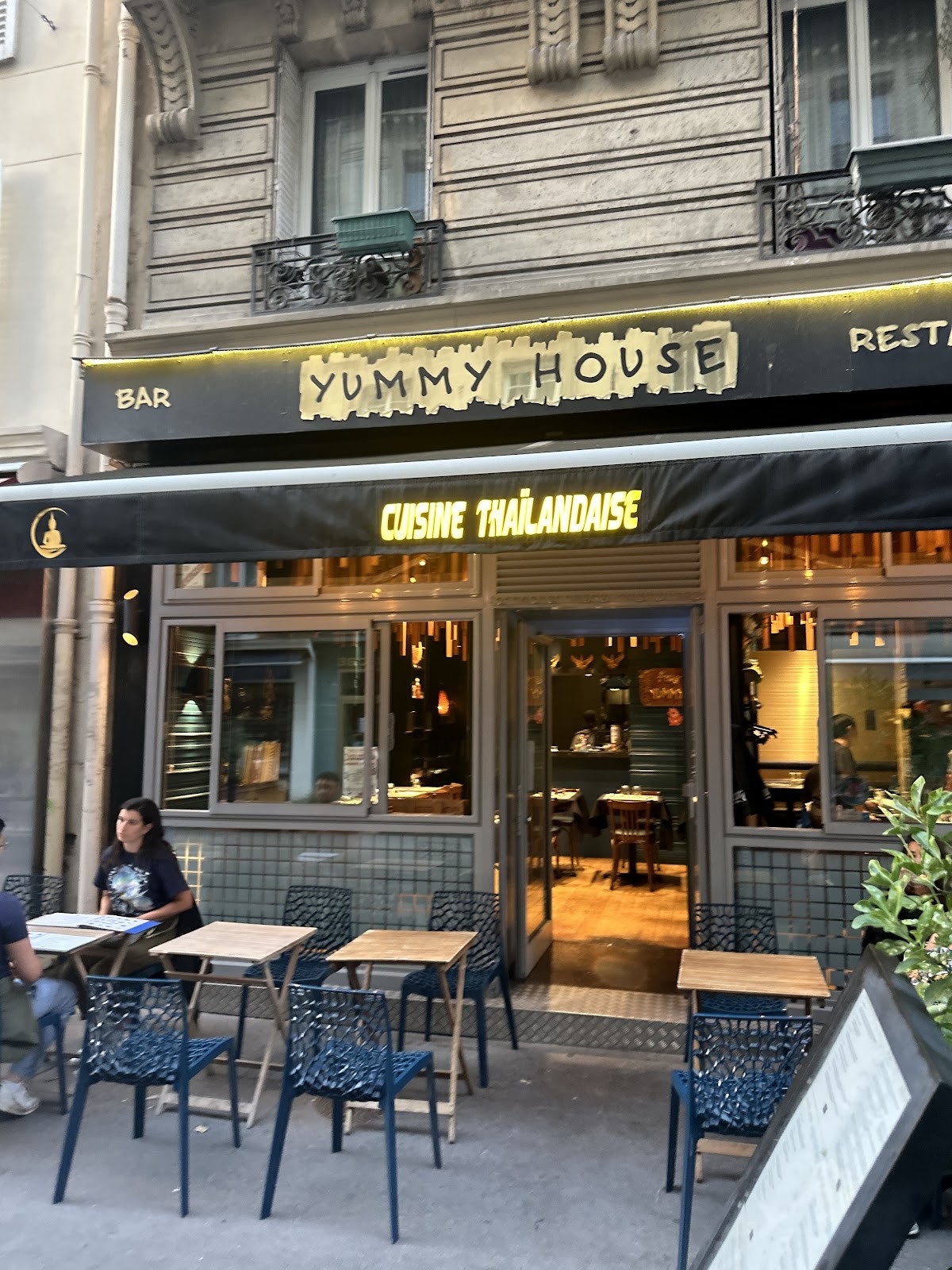 Yummy House: the place