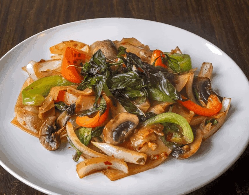 SAMATA THAI VEGAN HOUSE: food & drinks