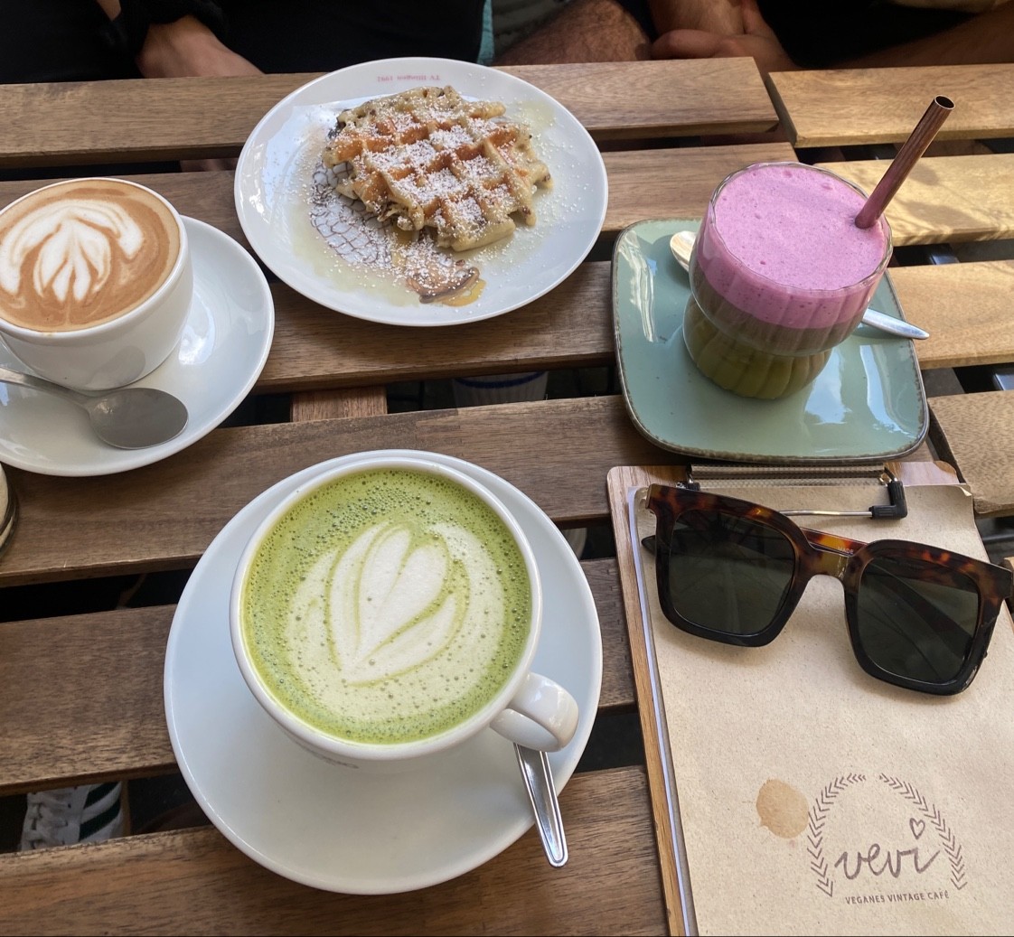vevi - Veganes Vintage Café: food & drinks